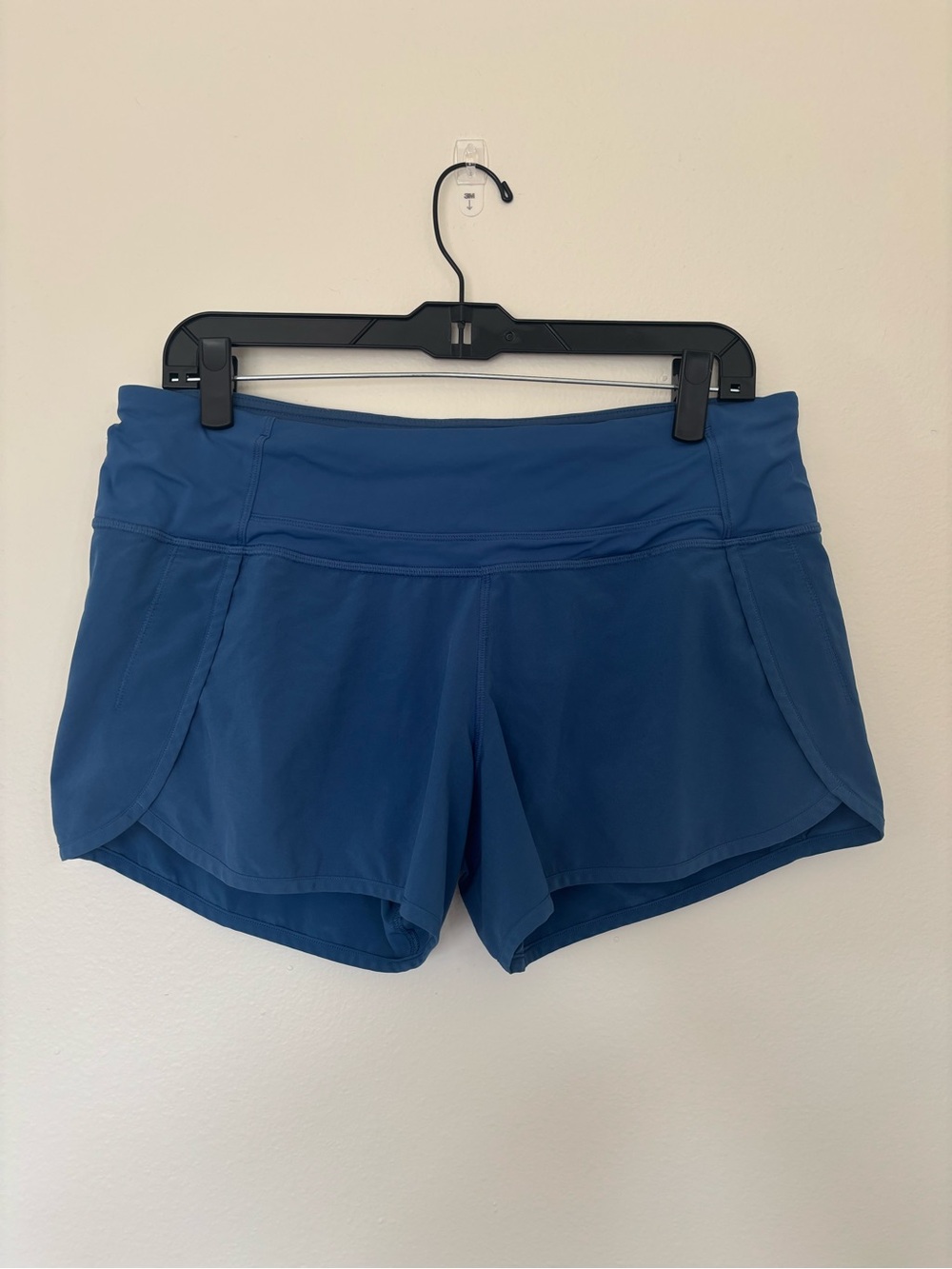 lululemon athletica Deep Blue Run Shorts Women’s Size 8 workout girly college